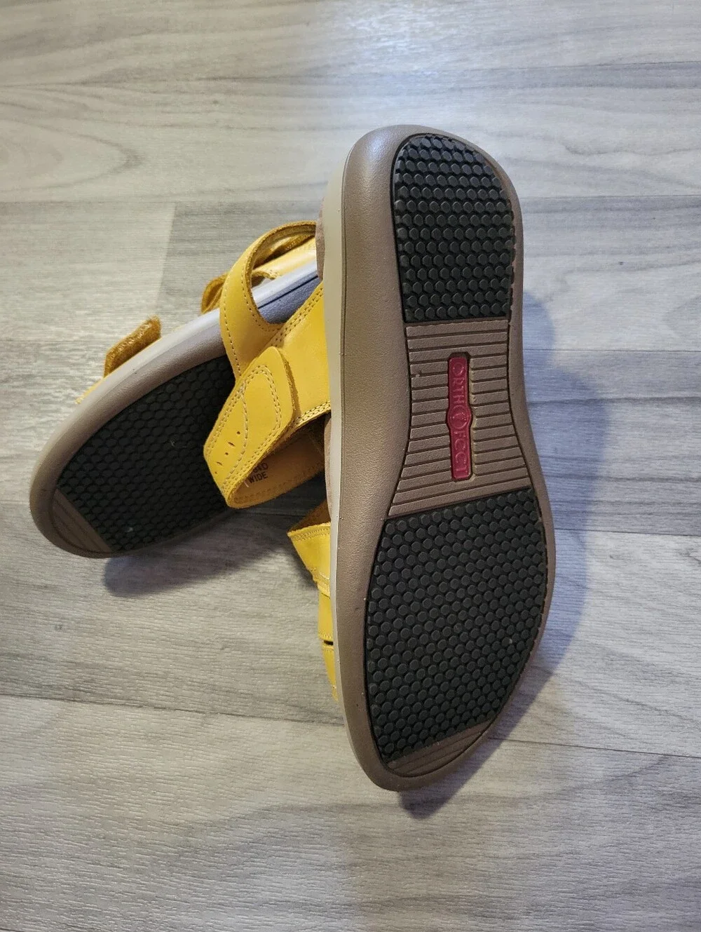 Orthofeet Yellow Comfort Sandals Size 8.5 Wide